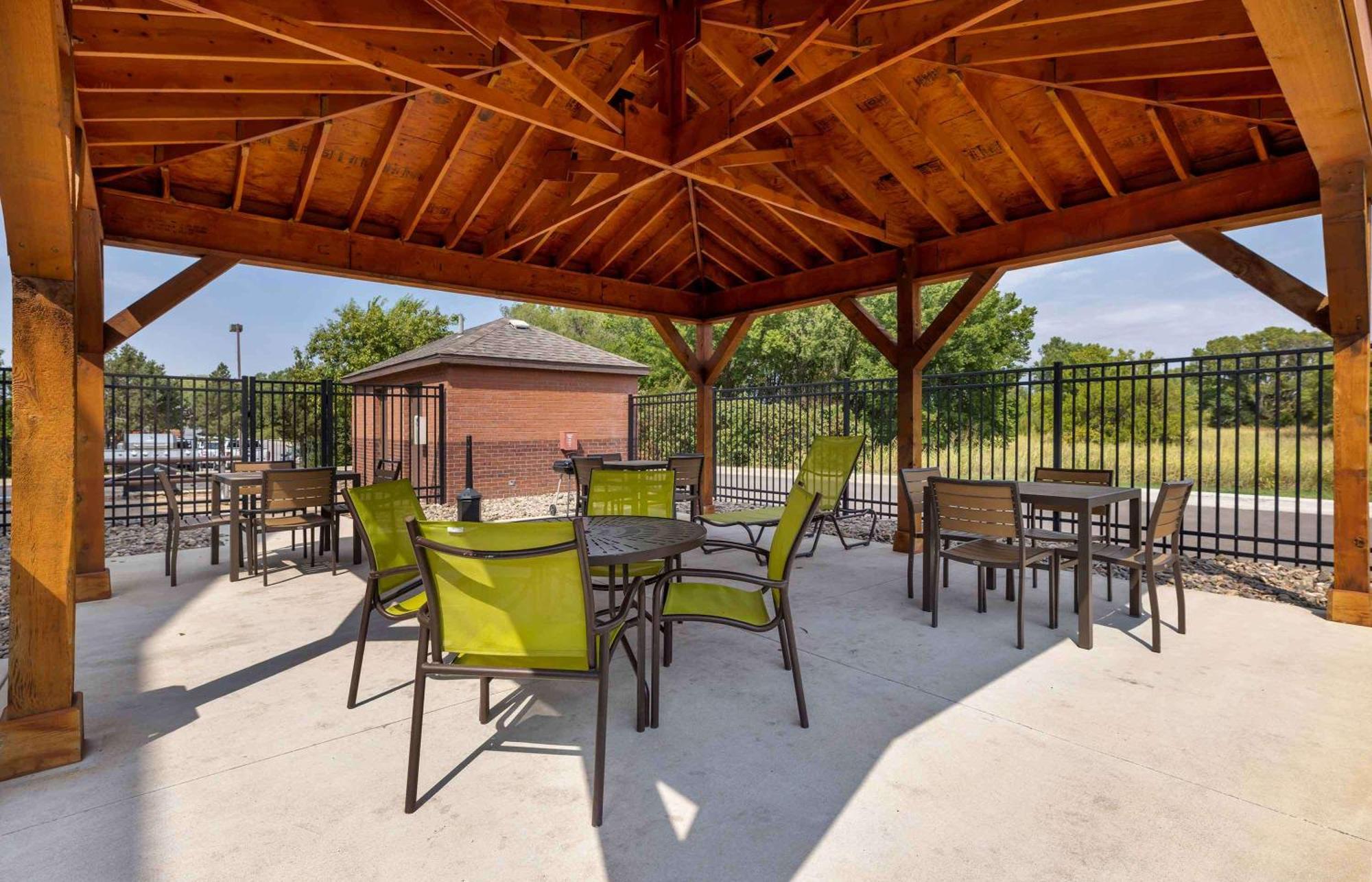 Extended Stay America Suites - Wichita - East Екстер'єр фото