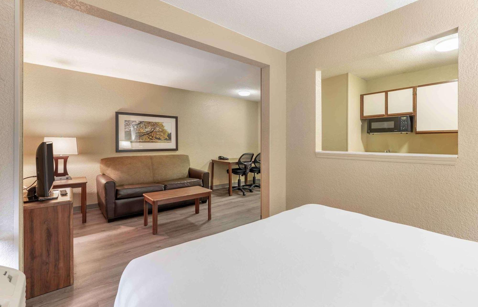 Extended Stay America Suites - Wichita - East Екстер'єр фото
