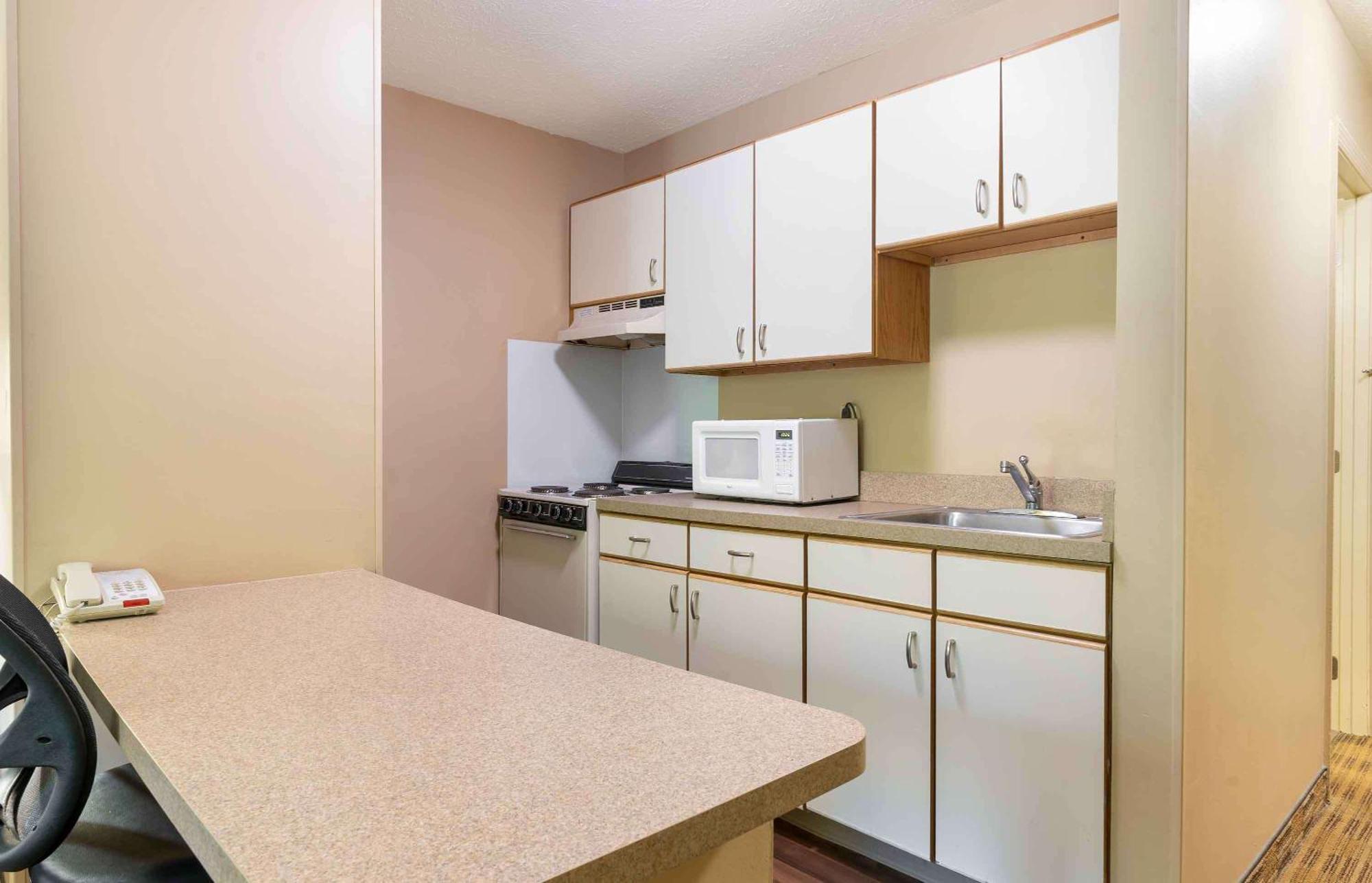 Extended Stay America Suites - Wichita - East Екстер'єр фото